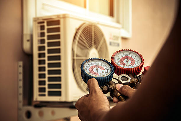 Professional Hvac technician working in Scottsville, VA